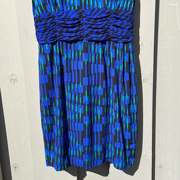 Taylor Swift Sleeveless Geometric BodyCon - Picture 10 of 11